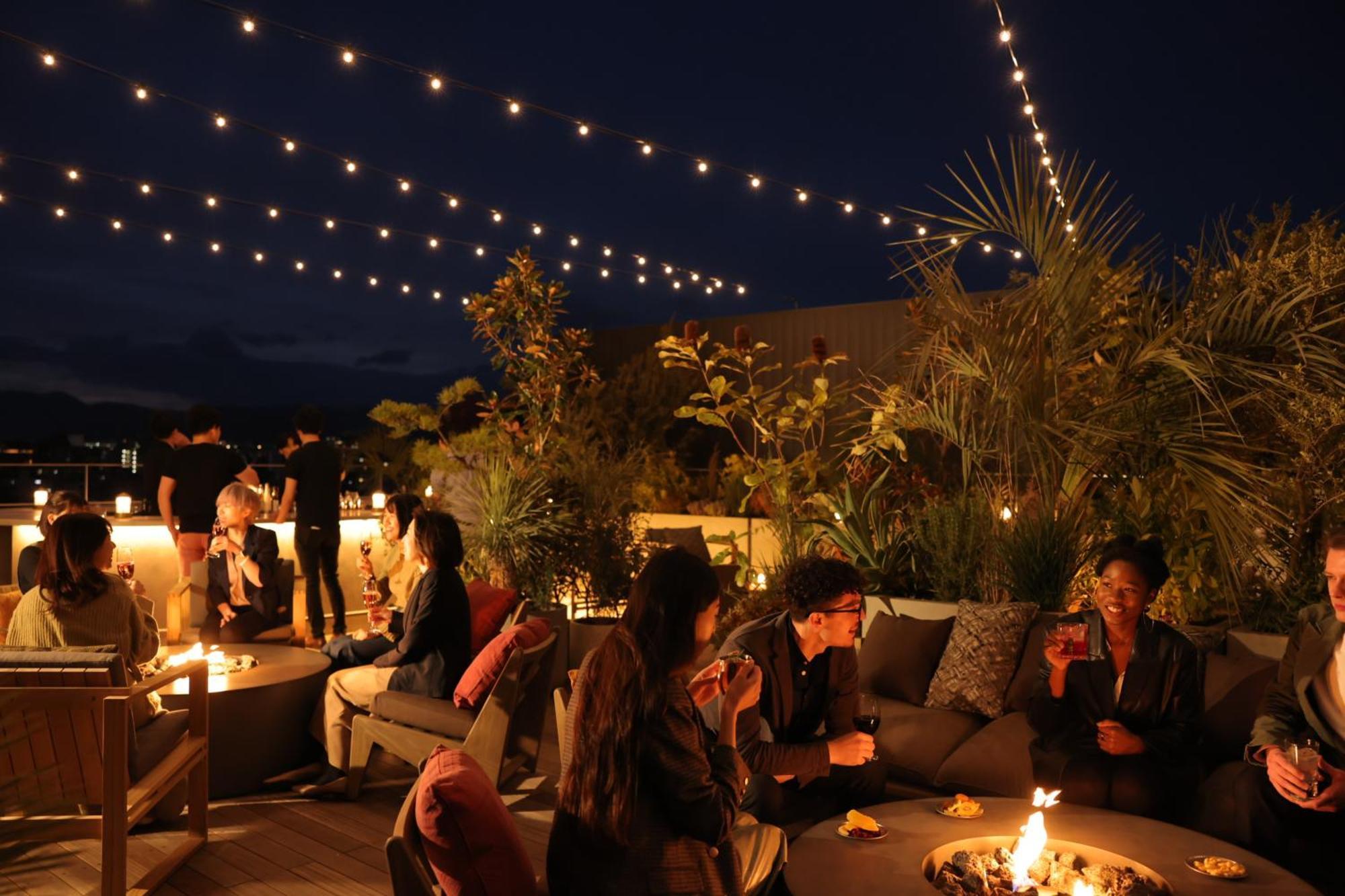 京都清水诺嘉酒店 外观 照片 The Standard Hollywood's rooftop at night